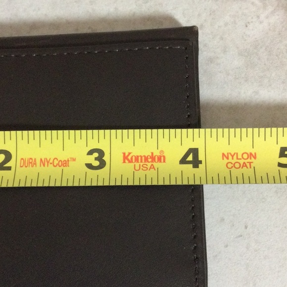 NWT Wilson’s Brown Leather trifold wallet - Picture 8 of 9